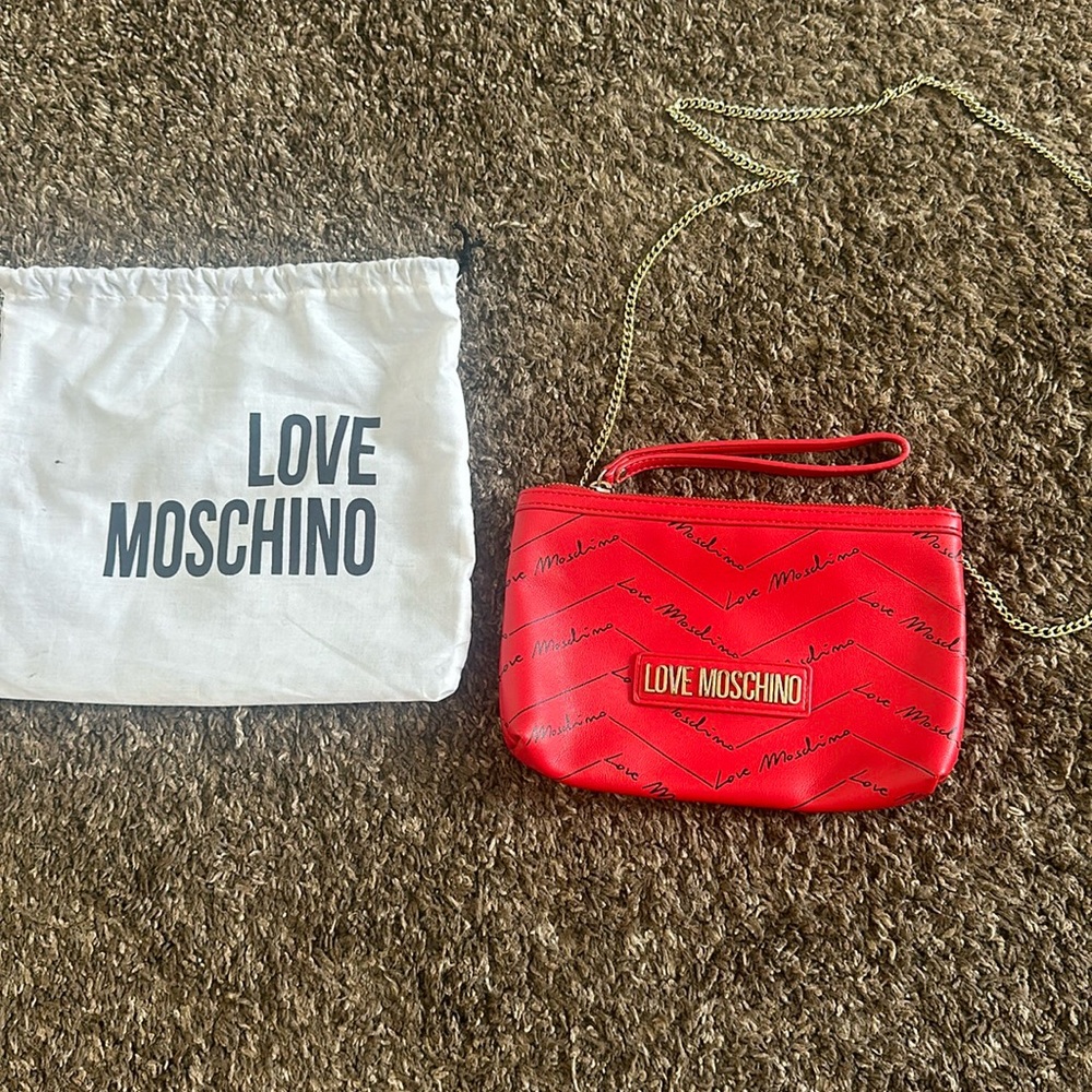 Love moschino purse